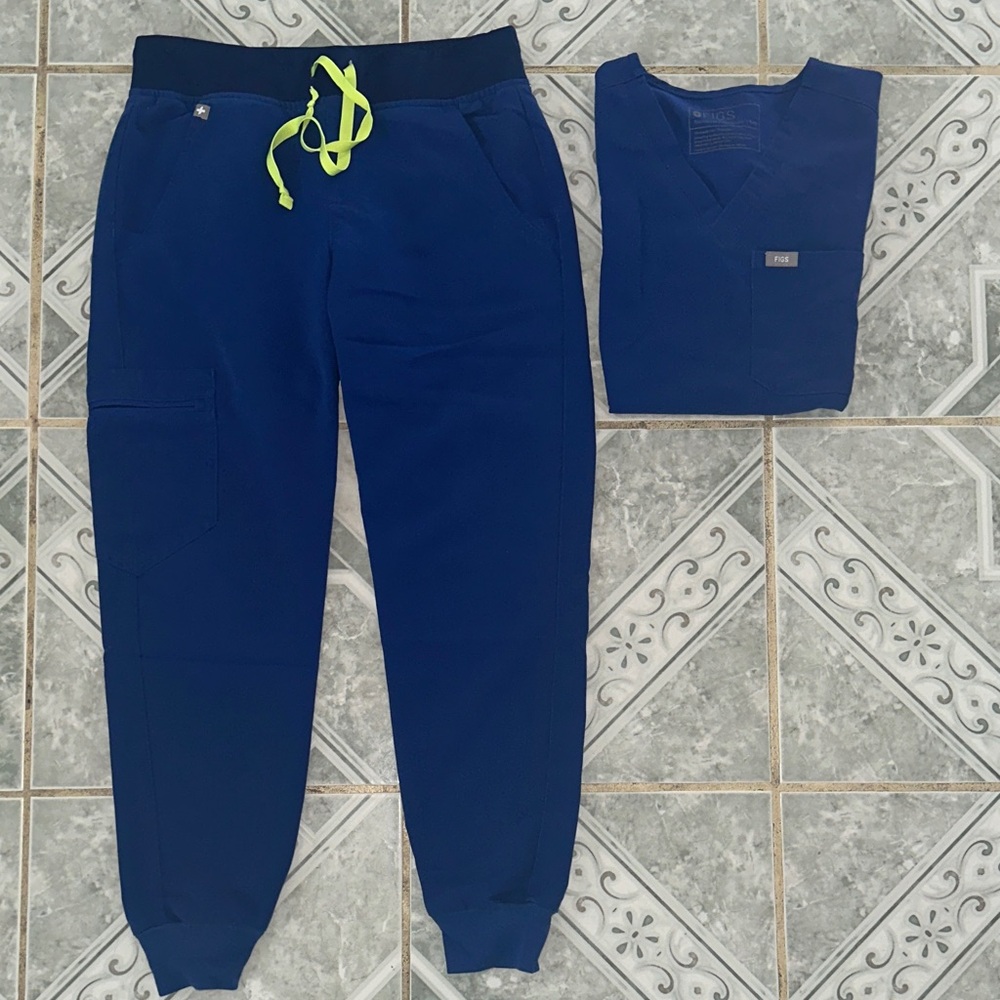 Figs (set) pants and top